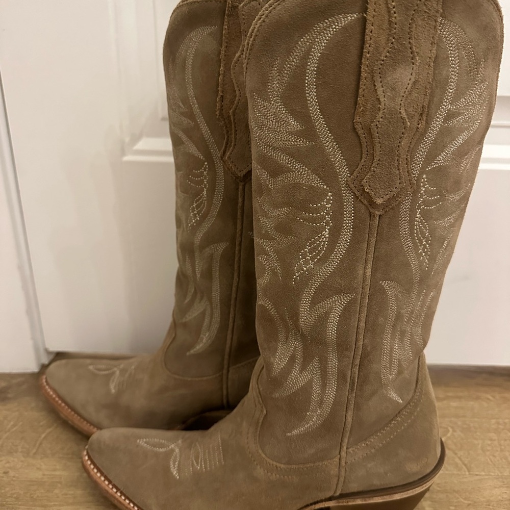 Idyllwild Charmed Life Boots-Tan